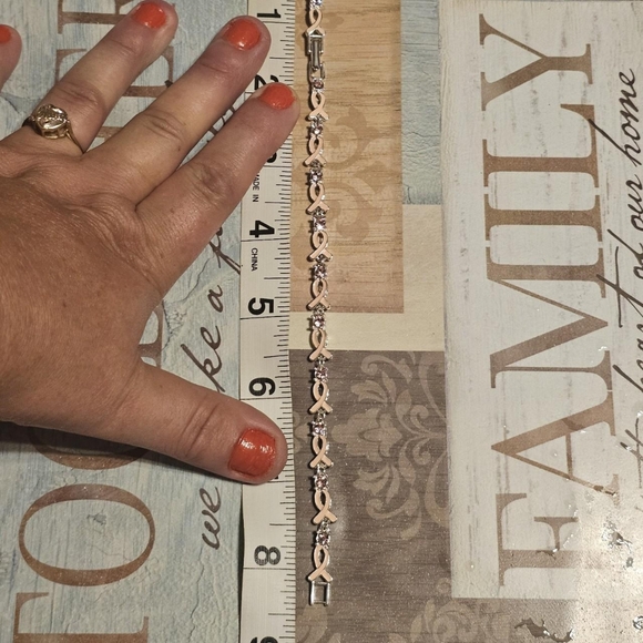 NWOT Breast Cancer Bracelet 7" to 8". - Picture 4 of 4